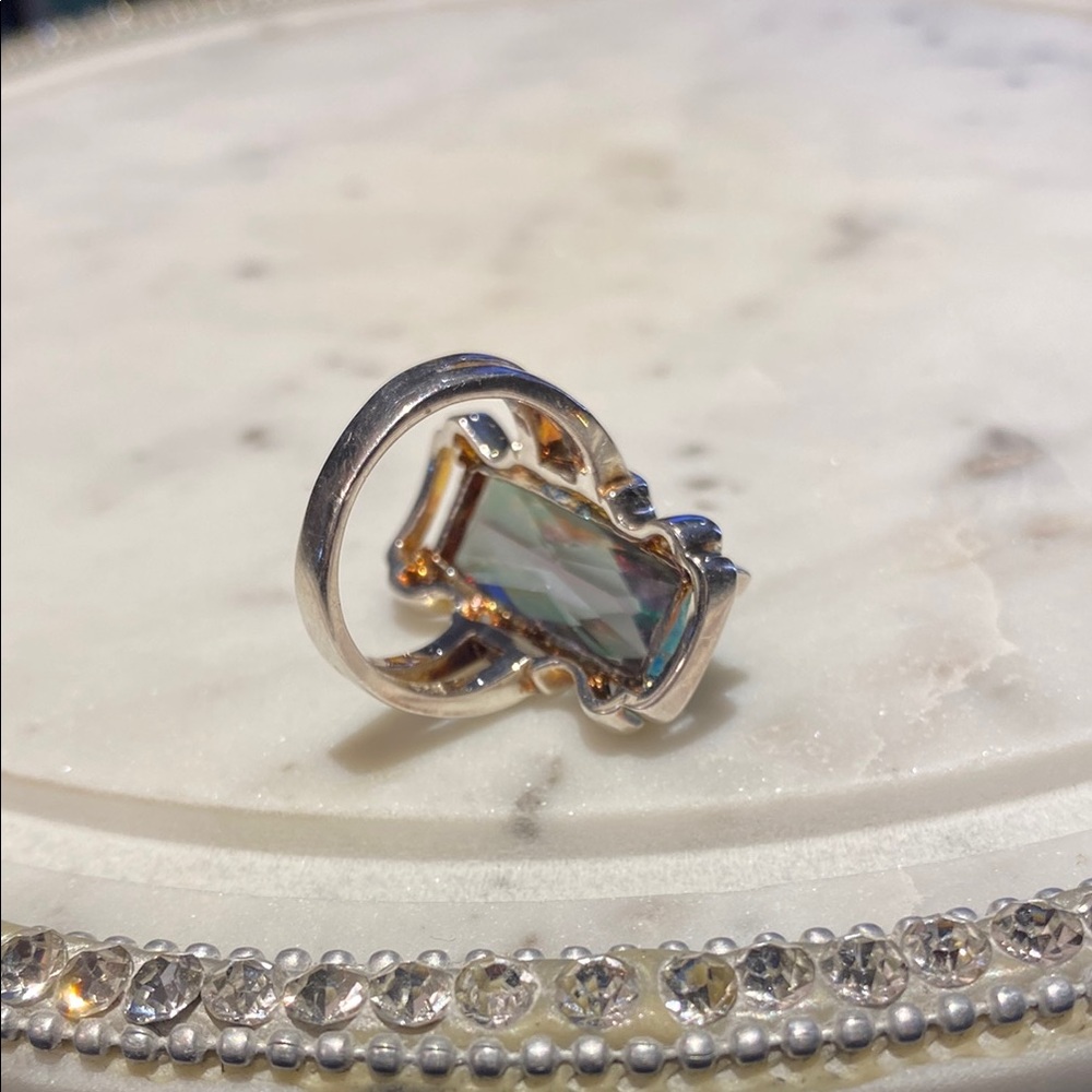 Elegant Sterling Silver and Iridescent Stone Ring - Picture 5 of 11